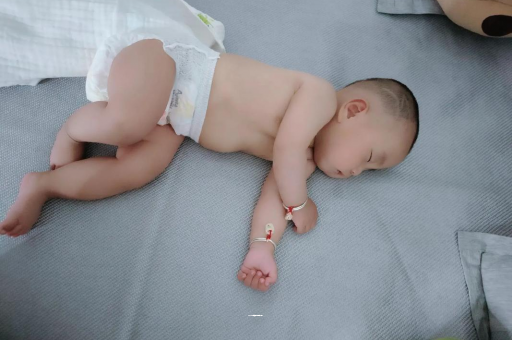 广州供卵包男孩怀孕多久会显肚子